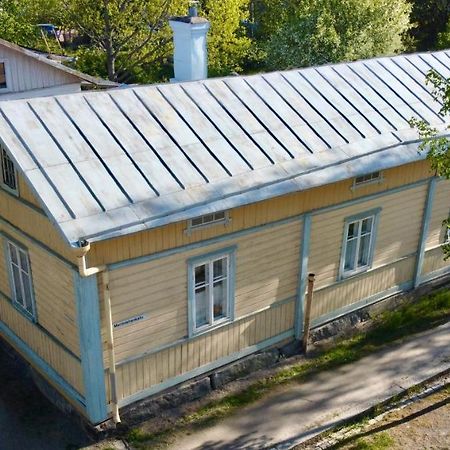 우시카우풍키 Kirkkokadun Amanda Ja Olga B&B 외부 사진
